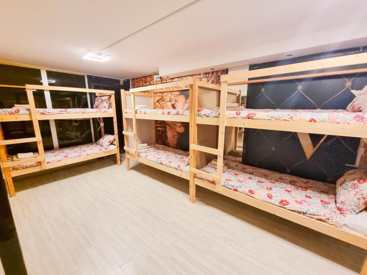 Unique City Hostel 100 Meters From Beach Ларнака Экстерьер фото