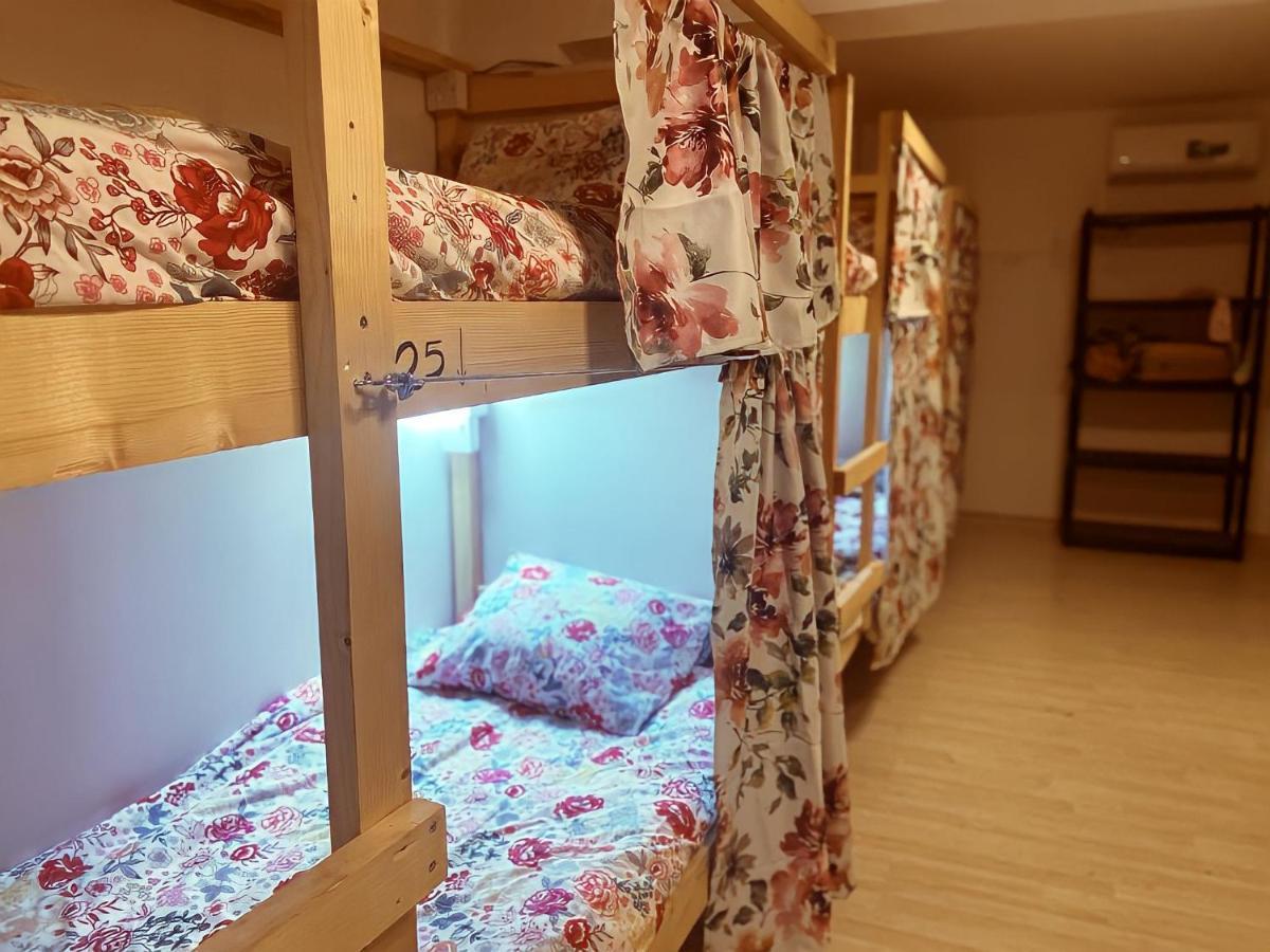 Unique City Hostel 100 Meters From Beach Ларнака Экстерьер фото