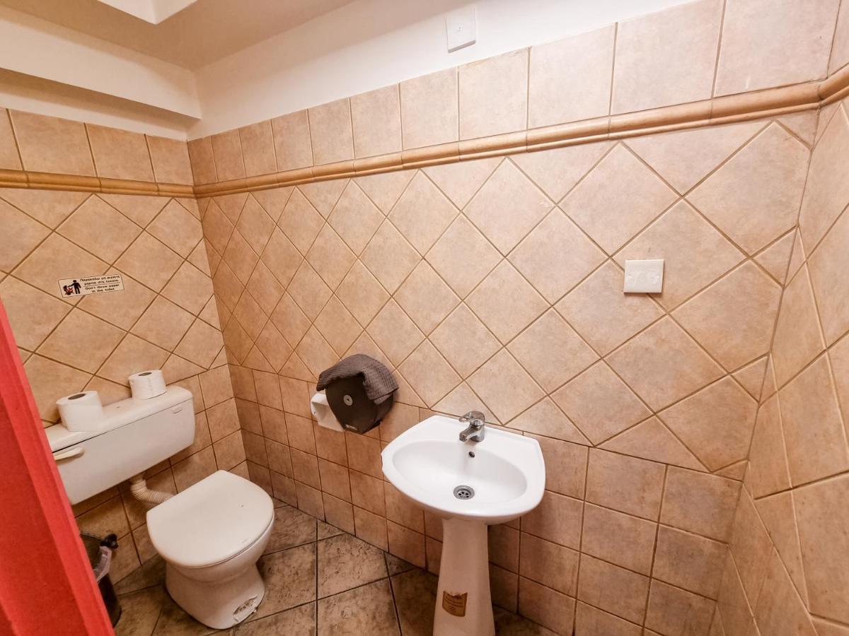Unique City Hostel 100 Meters From Beach Ларнака Экстерьер фото