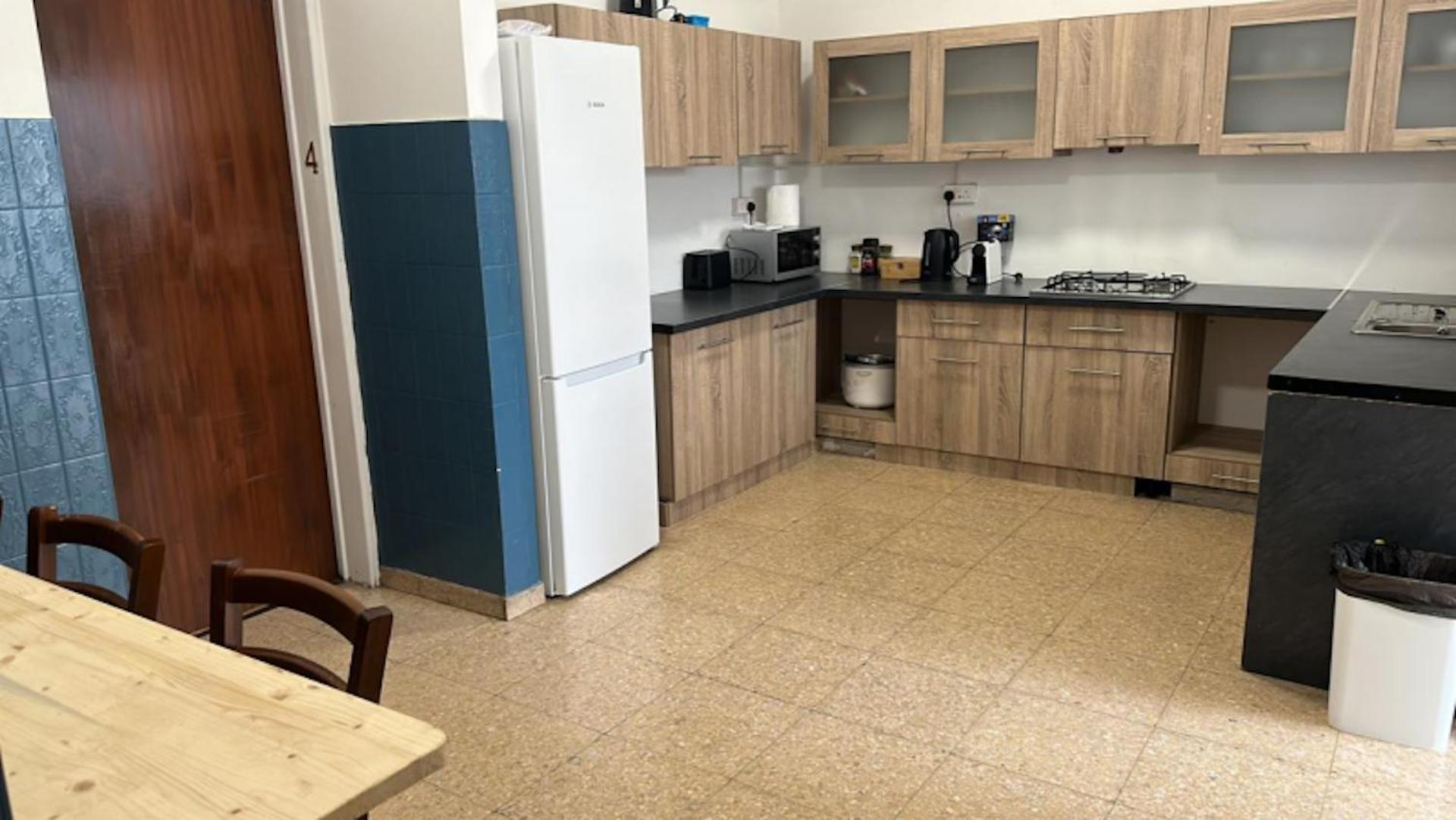 Unique City Hostel 100 Meters From Beach Ларнака Экстерьер фото